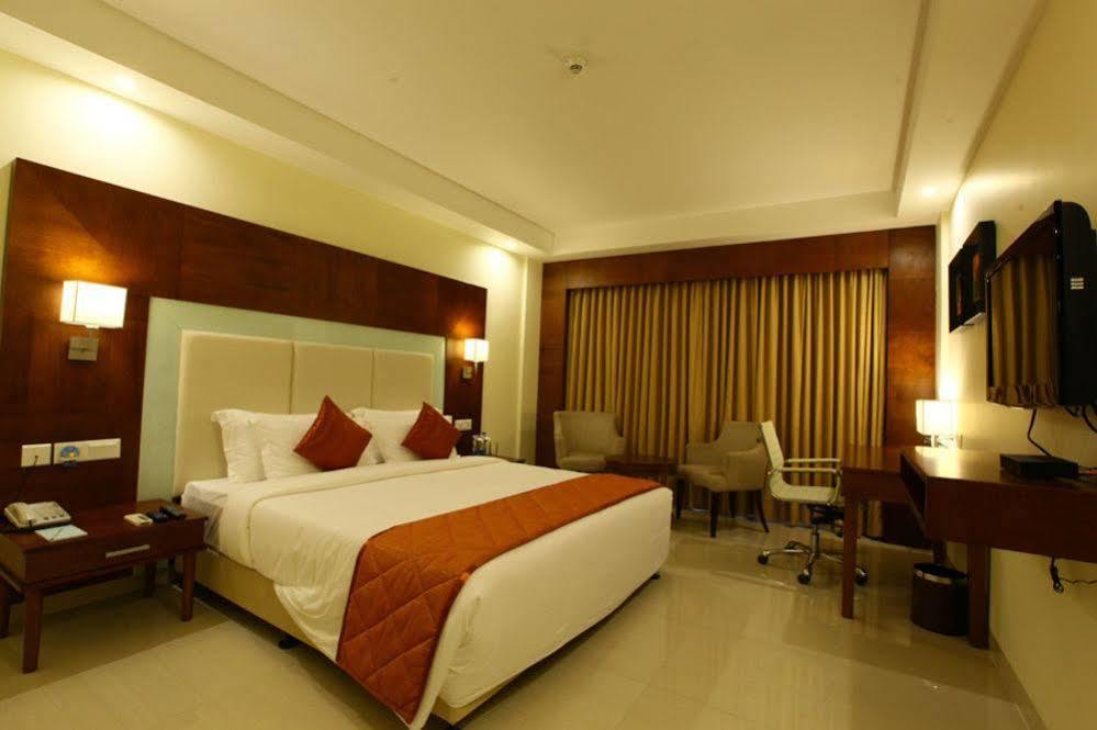 Quality Inn Viha Kumbakonam Exterior photo
